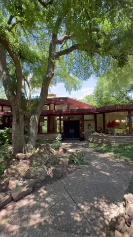 Inspiring MCM in Fort Worth. Featuring almost an acre, this property is a unique home, carrying on the heritage of Frank Lloyd Wright, but bringing an individual take of LM Gernbacher on Texan Living.  Contact me for more information.  Listed by Rick Frudge. #dfwhomes #mcm #midcenturymodern #fortworth #housetour 
