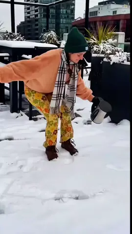 snow satisfying asmr video #snow #asmr #satisfying #fyp 