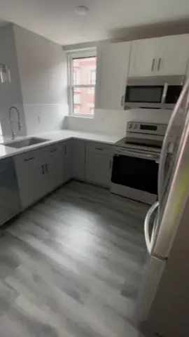 2 bedrooms 2 bathrooms  Southwest 19143 $1,550/mo Washer + Dryer  Stainless Steel Appliances  Spacious rooms lots of closet space  Ready to move in ? Link in bio 🔗  Questions ? Contact me  Raymesha B | REALTOR KW Enpower 215.609.6651 Raymeshab@kw.com #phillyrealestate #parealtor #explore #phillyhomesforsale #fy #fyp 