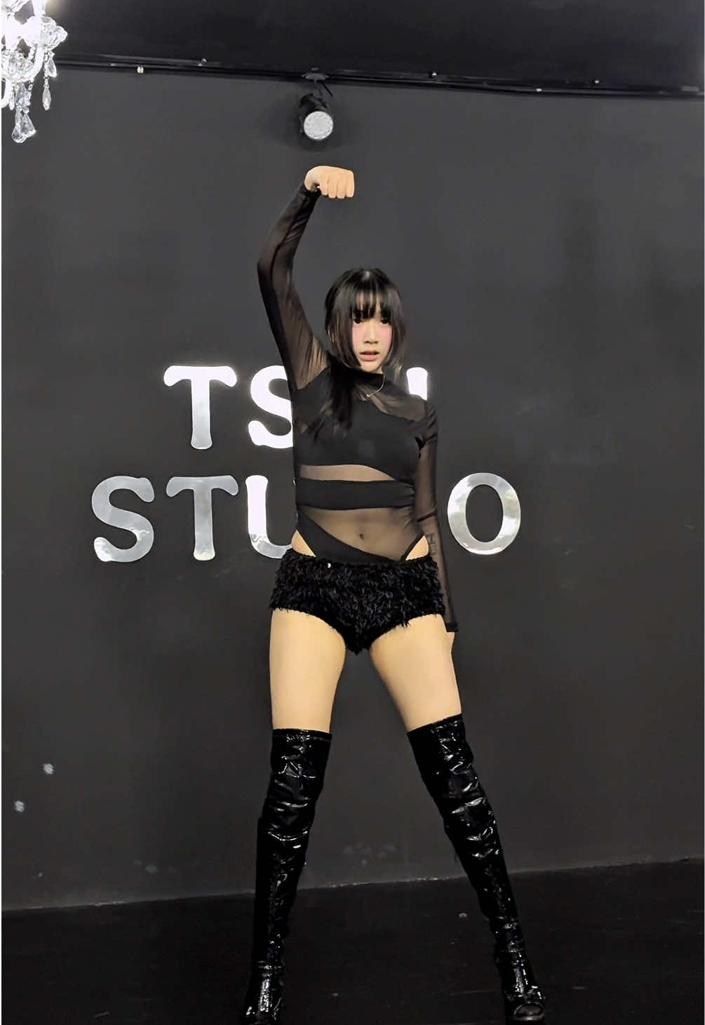 heels class today with the goddess herself @rurusama9 💗 choreo: @CELTSAI
