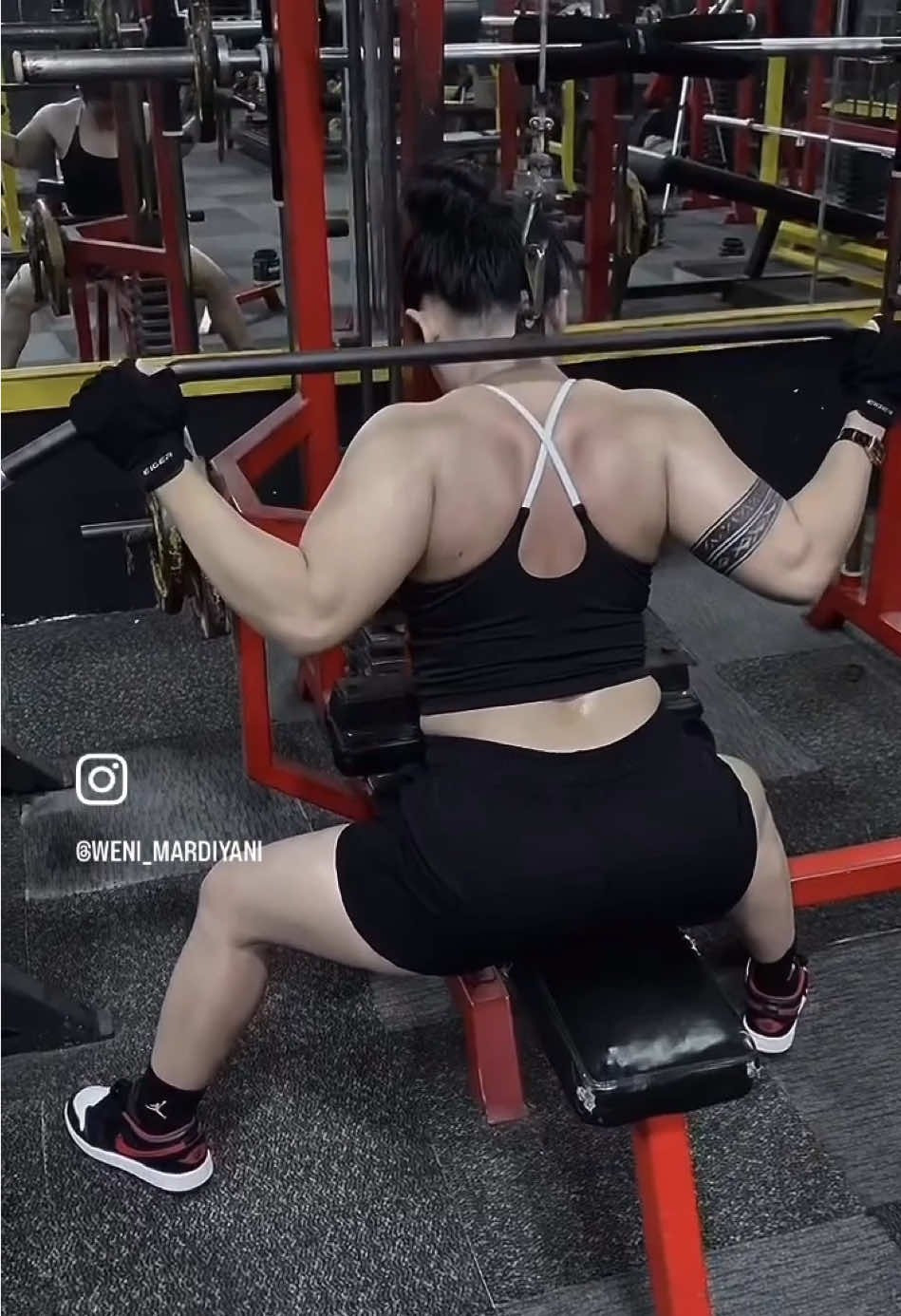 #gym #GymLife #gymtime #workout #posing #back #Fitness #fitnesslife #fitnesswomen #jambi #personaltrainer #workoutsforwomen #fitnessmodel #fitnesstips #fitnessgirl #fitnessjourney #fitnessaddict #fitnessmotivation #olahraga #olahragasehat #olahragayuk #angkatbeban #angkatbesi #gymrat #women #womengym #hotmom #fitnessmotivation #fitnes #fyp 