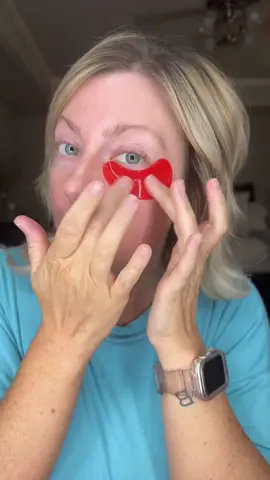 ✨*THESE PATCHES WORK.*✨ Tired mama eyes? Puffy? Dark circles? GONE. Pop these on for 10 mins and thank me later. 👏 💛 Link in cart. Don’t wait… your under eyes deserve this. #undereyebags #darkcircles #makeuphacks #skincareroutine @flutterhabit 