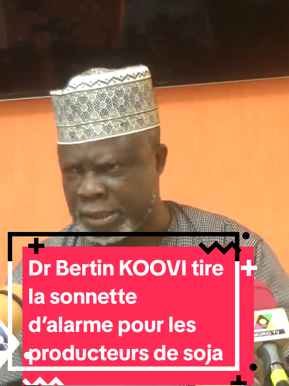 Lors de son face-à-face avec les médias, le Président du Mouvement Dynamique TALON Continue, Dr Bertin KOOVI, a exprimé avec émotion sa profonde indignation face à la situation dramatique que vivent les producteurs de soja au Bénin.  Il parle d’alerte rouge nationale, dénonçant l’abandon, le pourrissement des stocks de soja dans les magasins et le mépris administratif dont sont victimes les producteurs. Visiblement bouleversé, presque en larmes, il pointe du doigt la SIPI BÉNIN et une administration publique qui, selon lui, ne comprend pas l’esprit des textes en vigueur. Dr KOOVI lance un appel pressant au Président Patrice TALON, l’exhortant à agir urgemment pour sauver un secteur vital de l’économie nationale.  Il déclare : « Nous sommes en surproduction, et pourtant le soja pourrit ! » ⚖️ Il annonce son intention de saisir la Cour Constitutionnelle pour faire respecter les droits des producteurs. 📺 Découvrez l’intégralité de son intervention sur la crise du soja via ce lien : 👉https://youtu.be/B65ytwFl8u8?feature=shared AuthentiqueTV, l'info fiable au cœur de l'Afrique ☎️ +229 0197381528 #TikTokBenin #PolitiqueBenin #pourtoi #cretorseachingsing 