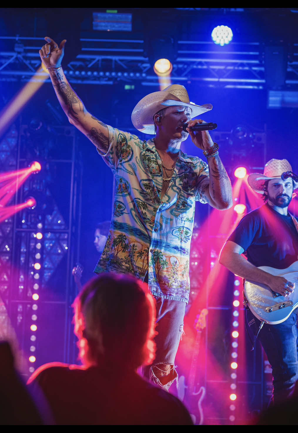 Great to kick off the tour in Cincinnati!!! 👌🤙 Where will I see you on the Sunshine State of Mind Tour?