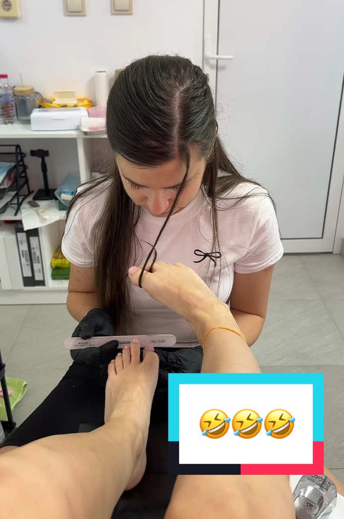 🤣🤣@Ally.Ned 🤣#rosinails #nails #pedicuresalon #pedicuretime 