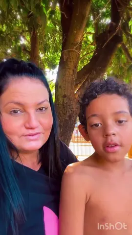 Adivinha quem piscou  primeiro ?😆