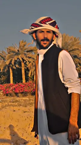 علمتني الحياة: اني لازم اعامل الناس مثل الإعراب باللغه.🦅