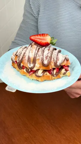 Croissant de Morango com Nutella 🥐🍓 #nutella #croissant #doce #floripa #doceria #florianopolis 
