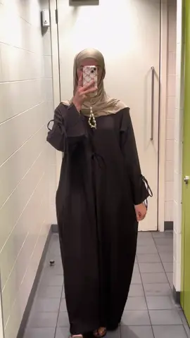 I love this outfit 🤎✨ #fyp #foryour #foryoupage❤️❤️ #OOTD #ootdhijab #abayagirls #modest #outfitinspo #hijabstyle #makemeviral #makemefamous #hijabitiktok #hijab #outfit 
