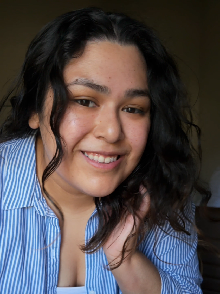 using the @COSRX Official ultra bonding hair oil serum to bring the waves back in my hair 🤧 it was the only product I put in my hair and she was THIRSTY. it made my hair shiny ✨️ soft and brought the waves 🌊 #wavyhair #fyp #hairtok #haircare #hairserum #corsx 