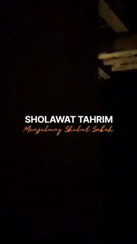 Subhanallah, Betapa indah dan Sejuknya suasana alam pedesaan di sertai lantunan Sholawat Tahrim subuh yang merdu🤗🥰 #sholawattahrim #pemandangan #pedesaan #suasanasubuh #islamic_video #fypforyou #fypage 