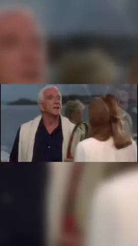 #голыйпистолет 