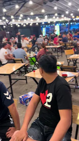 Hỏng có giấy mực nào tả được hết ... 