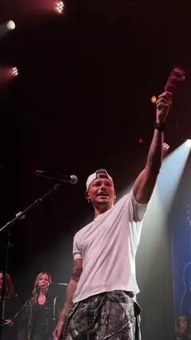 still not over this epic pop up performance @Kane Brown @Taylor Swift 🤯 #kanebrown #taylorswift