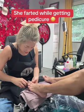 She farted while getting pedicure 😳#pedicure #nailtech #nailsalon #drama #client #foryoupage 