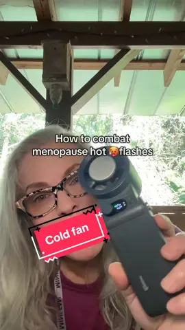 This handheld cold fan is not only good for hot flashes but for theme parks and outdoor events #coolingfan #handheldfan #outdoorfan #hotflashes 