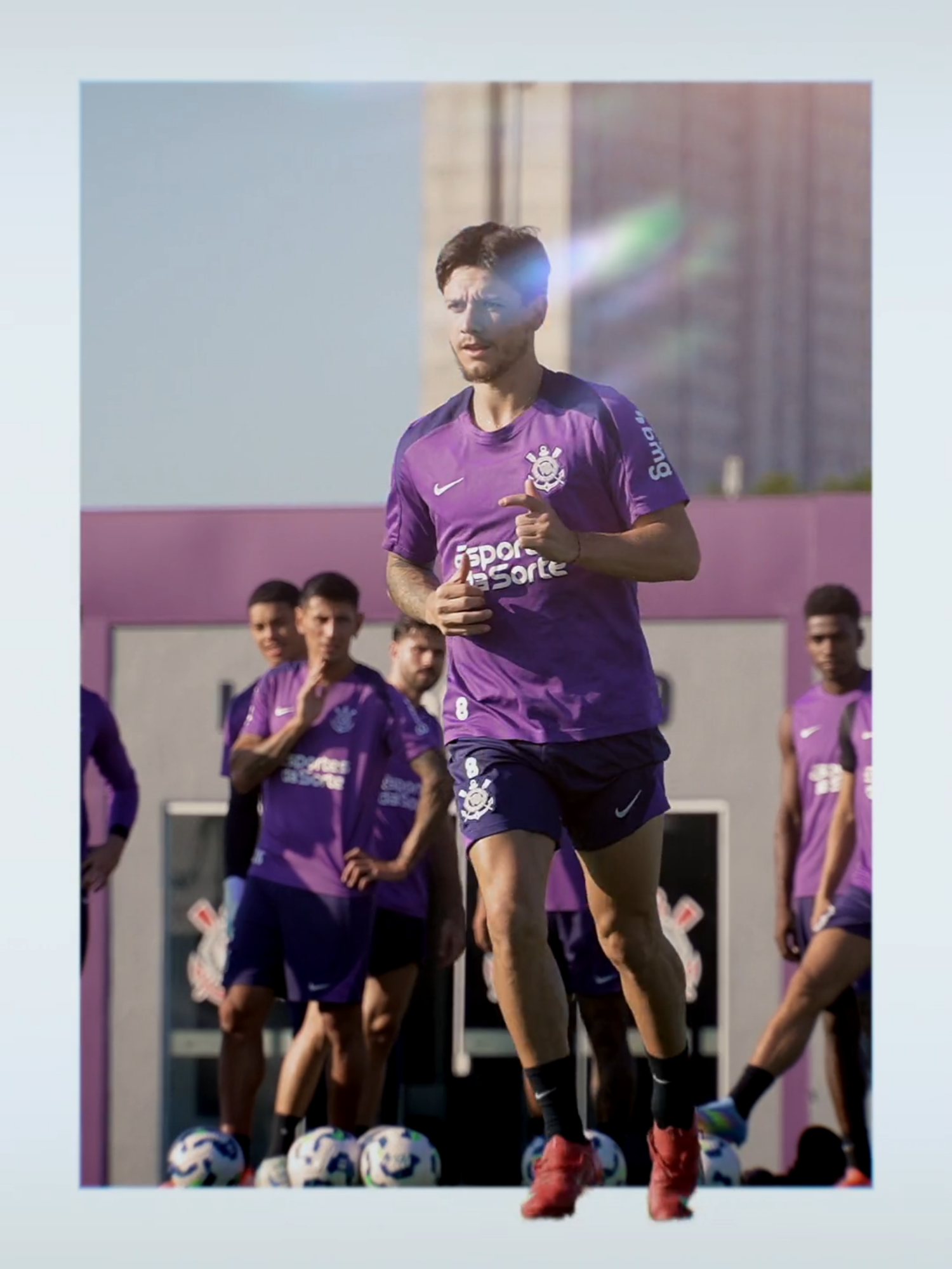 Sábado de avaliações físicas, treinamento de força e trabalho em campo! 👊🏽 O Timão deu início à intertemporada preparatória para o retorno do Campeonato Brasileiro e também das oitavas de final da Copa do Brasil! 🏴🏳️ Assista completo na Corinthians TV 👉🏽 https://bit.ly/4lwOPvX #VaiCorinthians #TikTokEsportes #TorcidaTikTok