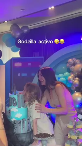 La paso feliz.  Feliz y yo tmb 😅🤣🤣🤣 no pare un segundo 💃🏼💃🏼💃🏼💃🏼💃🏼💃🏼💃🏼#OOTD  lo amo tanto me pregunto cuando hace de nuevo su fiesta jeje 