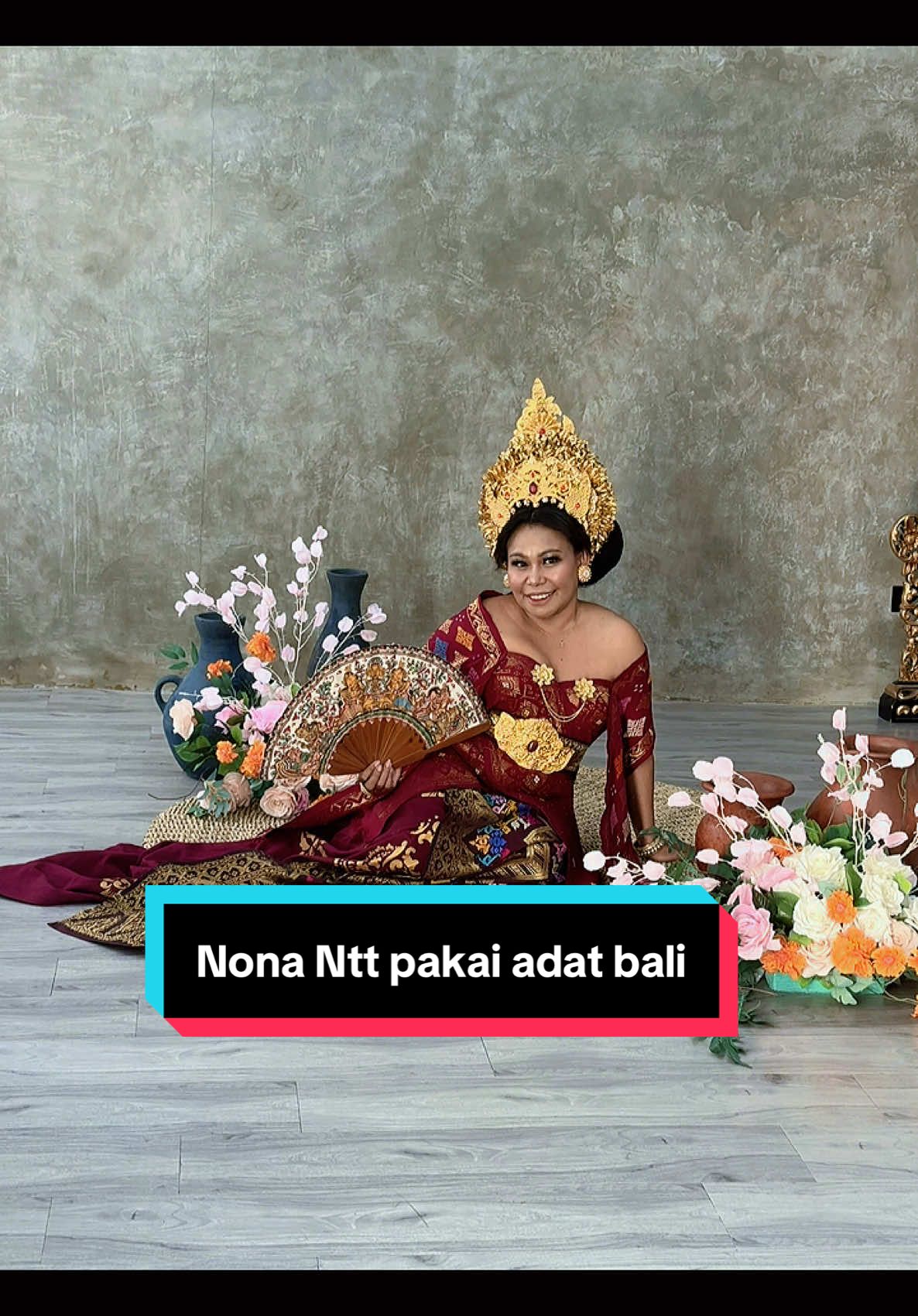 Nona Ntt pakai adat bali di kenz studio #fypage #fyp #bali #fotoriasbali #riasmodifikasibali #fotobestieadatbali #fotokeluargaadatbali #fotokeluargastudio #fotopremetatah #fotobarengbestie #fotosamabestieadatbali #fotokeluargastudioriasbali #fotohamilriasbalistudio 