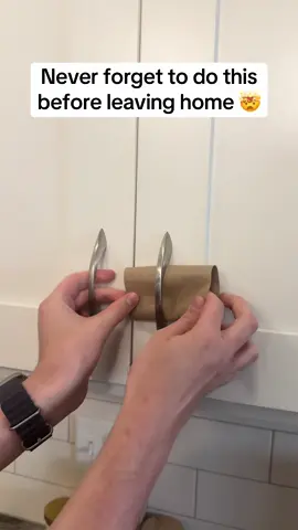 I wish more people knew to do this before leaving home #waitforit #noway #safety #lifehacks 