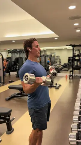 THE HOWIE P SUPER SLOW CURL CHALLENGE  Two seconds up. Ten seconds down. Twice a week. Six weeks straight. You’re not lifting weights—you’re sculpting weapons. Feel every inch. Own every rep. Grow like never before. Let’s go baby, let’s go! #entrepreneur #billionaire #biceps 