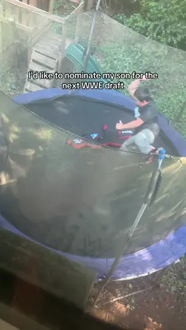 and his crocs weren’t even in sport mode @WWE #WWE #wwefans #wwefan 
