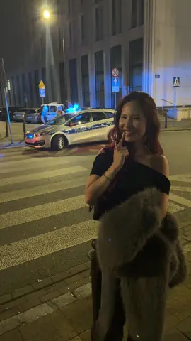 pan officer byl zajety wiec z daleka tt