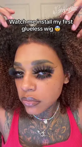 MY FIRST GLUELESS WIG?! Sis... LOOK 👀✨ The volume?! The BOUNCE?! I might never do my real hair again 😭💖 Credit: @Rasberryglam  . Hair info: 18'' Embrace My Coily Life