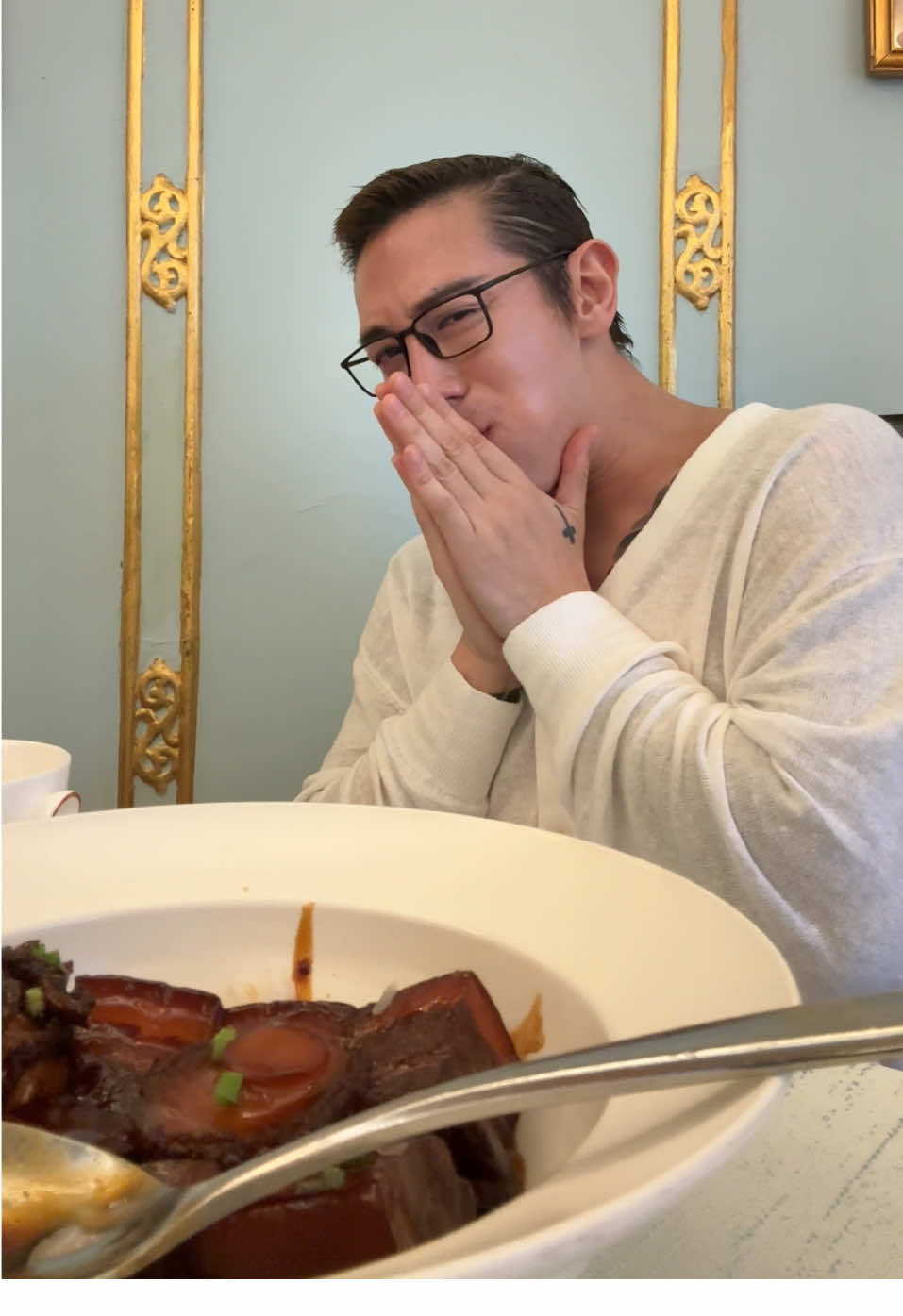 吃了东坡肉…差点感动哭了 🥹 Tasted Dongpo Pork… Almost cried  ได้ลองตงโพหมูแล้ว…เกือบร้องไห้เลย 🐷😢 東坡肉を食べた…泣きそうだった！🥲✨ Probé Dongpo Pork… Casi lloro 😭🔥 #왕휘 #王辉food #FoodTok #mukbang #wanghwii #fyp #FoodLover #foodtiktok #asmr #fyppppppppppppppppppppppp #Foodie #chinafood #food 