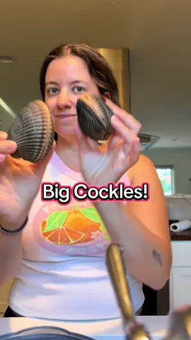 Don’t worry, I’m gonna show you how to process these cockles in another video. A cockle is a type of clam. You can harvest them when they’re really small and eat them whole or you can harvest them when they’re big and clean them out.  #clam #cockles #clams #oregon #shellfish #seafood how to clean cockles