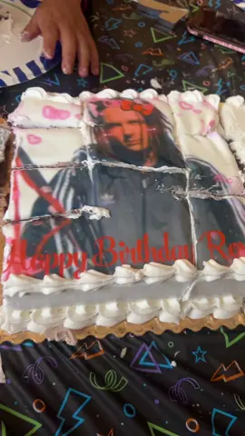 Forever and ever… (the head is mine) #korn #jonathandavis #freakonaleash #bday #cake #fyp 