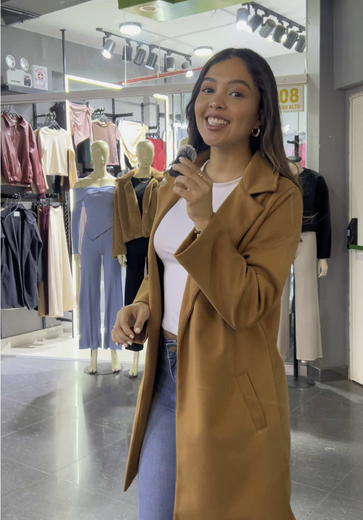 Nos encontramos en la galería damero segundo piso int 208 #fyp #xyzcba #viral #paratiiiiiiiiiiiiiiiiiiiiiiiiiiiiiii #ventaspormayor #enviosnacionales #compre #chaqueta #tendencia #invierno #viral_video 