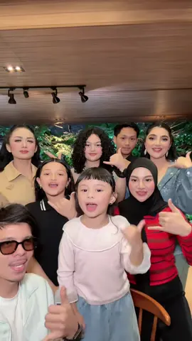 #tiktok #divaindonesia #krisdayantilemos #krisdayanti #ameena #cintanostalgiakrisdayanti #KonsertCintaNostalgia 