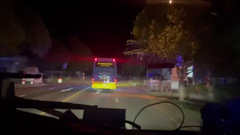 Đêm hog ngủ mik lmj nè😝#mexekhachvietnam🚍 #mexekhachvietnamtiktok #mexekhachvietnamtiktok #kinhdienhonglimousin #xuhuong 