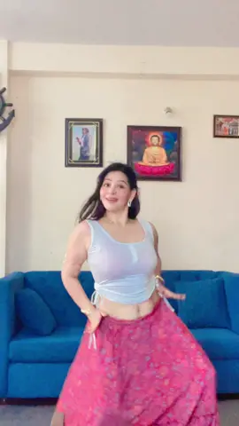 🫣#fyp #foryou #viral #Tanushree #expression #dance #support @Priyanka Karki❤ @Durgesh Thapa @Sisan Baniya @Coolboyyy 