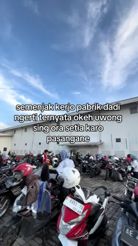 bahkan sak kerjoan pun iso selingkuh☺️🙏 #fypシ #4upagee #kulipabrik #buruhpabrik #buruh #masukberandamuu #sukoharjo24jam #sukoharjo #sewingtips #garments #garmen #fypdonggggggg #fypviralシ #xybcaa #xyzbca #setiaitumahal 
