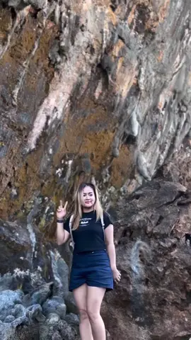 aku lebih senang hal seperti ini dr pada ngemall#pantai #laut #indah #jogja #watulawang #gunungkidul 