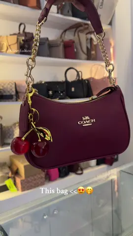 Omg 🤭😍 so pretty!🤩 #coach #coachterishoulderbag #bags #kiineyfashion #unique #trendy #kenya #fashion #fashiontrends #nairobitiktok #nairobitiktokers🇰🇪 #viralvideotiktok #coachhaul 