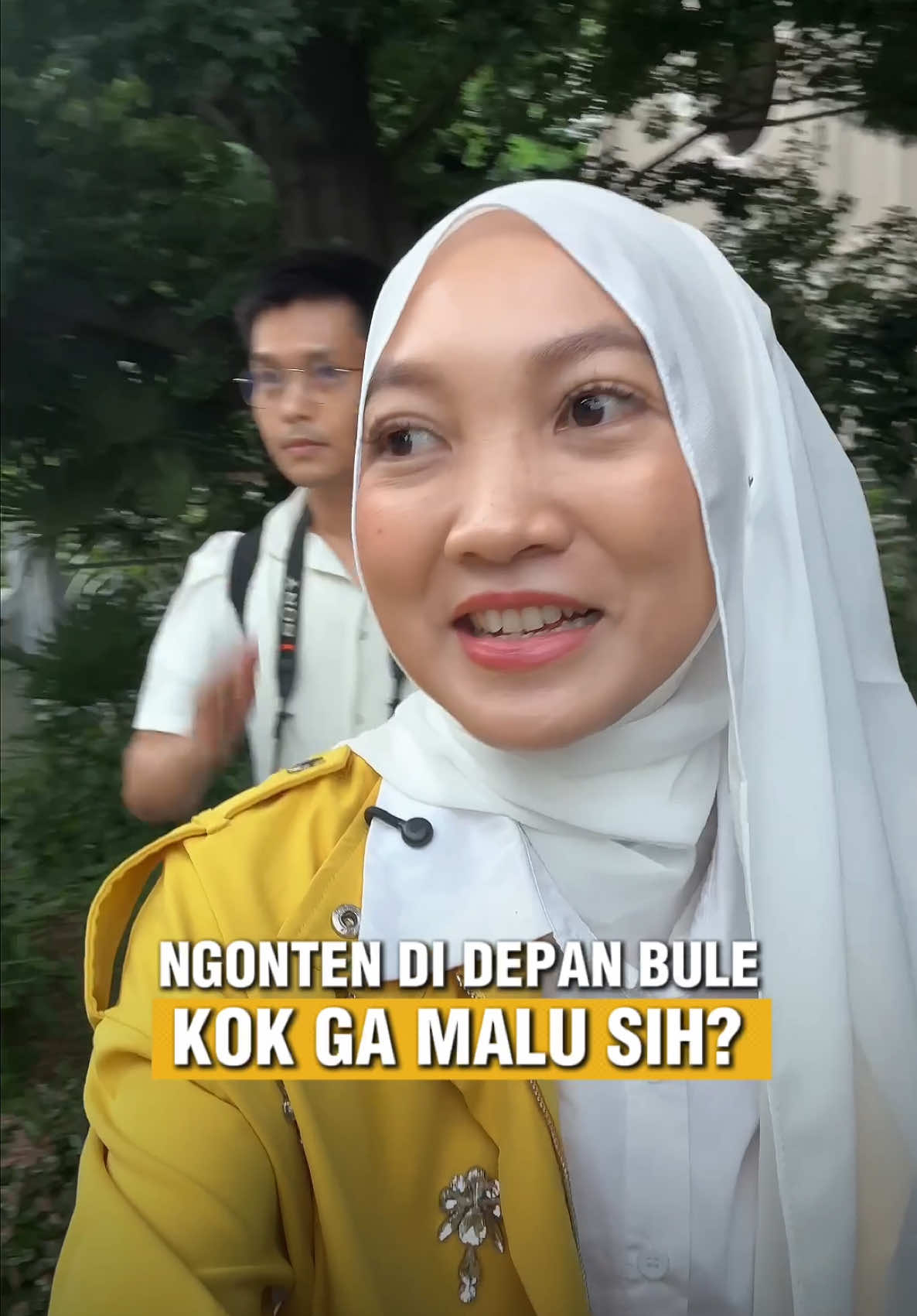 Jadi pilih mana nih ? Konten di depan umum enak gini apa di dalam ruangan aja ??? Komen donk 