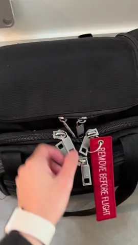 WHAT’S IN MY LUNCH BAG!? This is MY reality as a flight attendant on my #fertilityjourney 🤪 #eggfreezing #fertility #flightattendant #gonalf #water #foreignsnacks