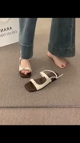 Dép sandal nữ 2 khoá mùa hè #hottrend #hot #xh #xuhuong #fyp #foryou #dilysmeshopee #hi #fypシ #tiktokshop #tiktokvietnam #thichawnmangcut #hello #sale #reviewthoitrang #nữ #fashion #giaydep 