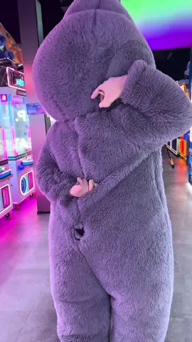 Labubu just tryna have some fun🗿 #paradigmzone #adelaide #arcade #labubu #funny 