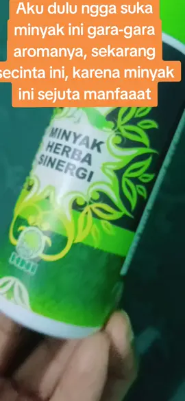 Minyak ini wajib ada di kotak obat kita karena sejuta manfaat.Berikut adalah manfaat Minyak But-But HPAI secara lengkap: ✅ Meredakan Pegal Linu dan Nyeri Otot ✅ Menghangatkan Tubuh Memberikan  ✅ Mengatasi Masuk Angin dan Perut Kembung ✅ Mengurangi Nyeri Sendi dan Rematik ✅ Membantu Penyembuhan Luka Ringan ✅ Meredakan Sakit Kepala dan Pusing ✅ Mengobati Gatal karena Gigitan Serangga ✅ Minyak Pijat Terapi Cocok digunakan saat pijat untuk relaksasi tubuh dan meningkatkan peredaran darah  #hpai  #minyakherba  #minyakbutbut 