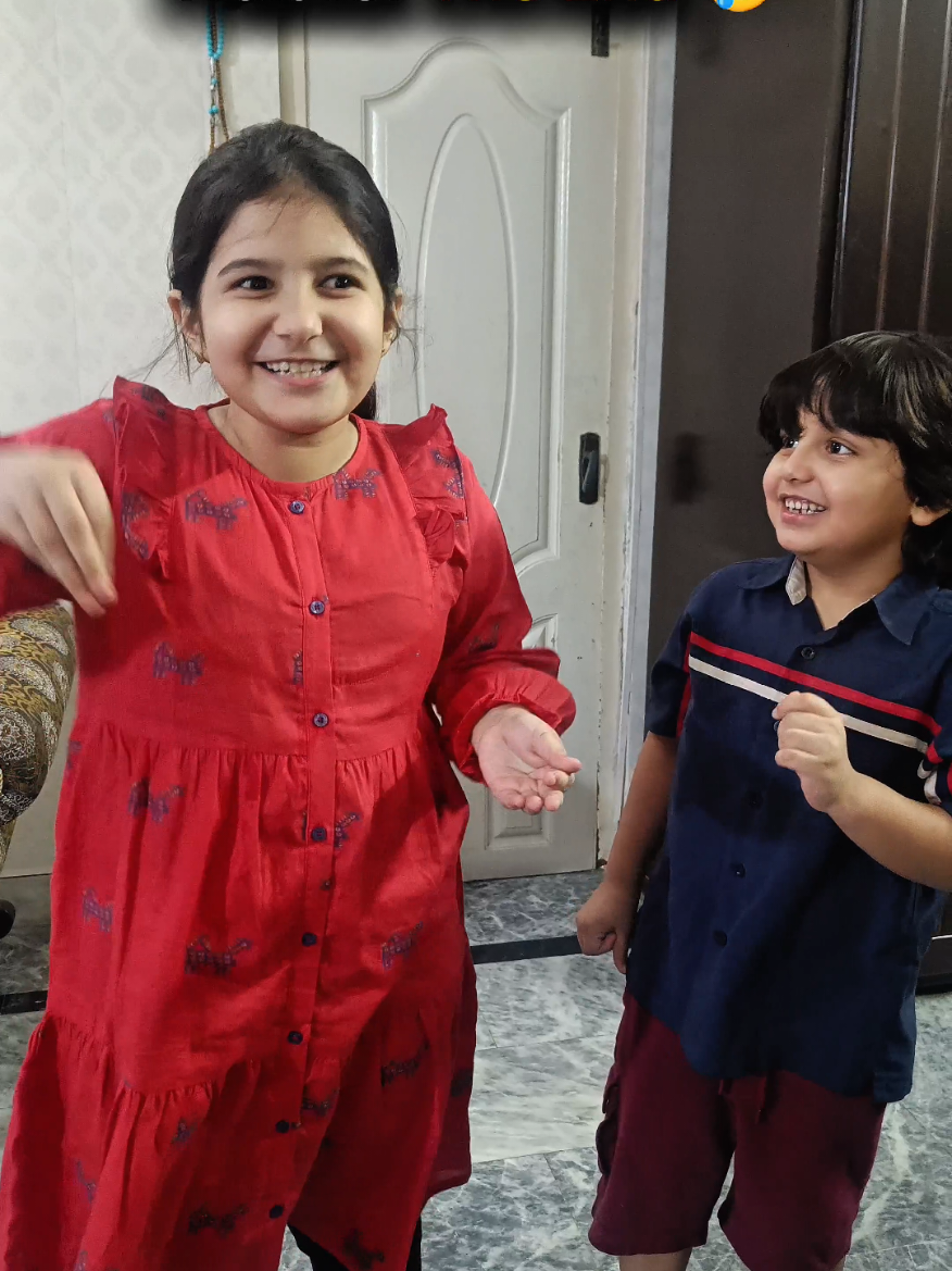 Tongue Twister Game 🤣   #CapCut #comedyvideo #funnyvideos #trendingtiktok #funnykids #foryoupage #foryou #fypシ #fatherandson #viraltiktok #challenges #minivlog #hadianadyousaf 