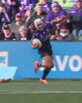 Sua Fa’alogo off late after suffering a clear hamstring injury - another “shot by a sniper” in a textbook non-contact sprinting mechanism. Considering the above not hopeful for a minor issue here - concerned for at least a moderate strain & a multi-week recovery. #nrl 