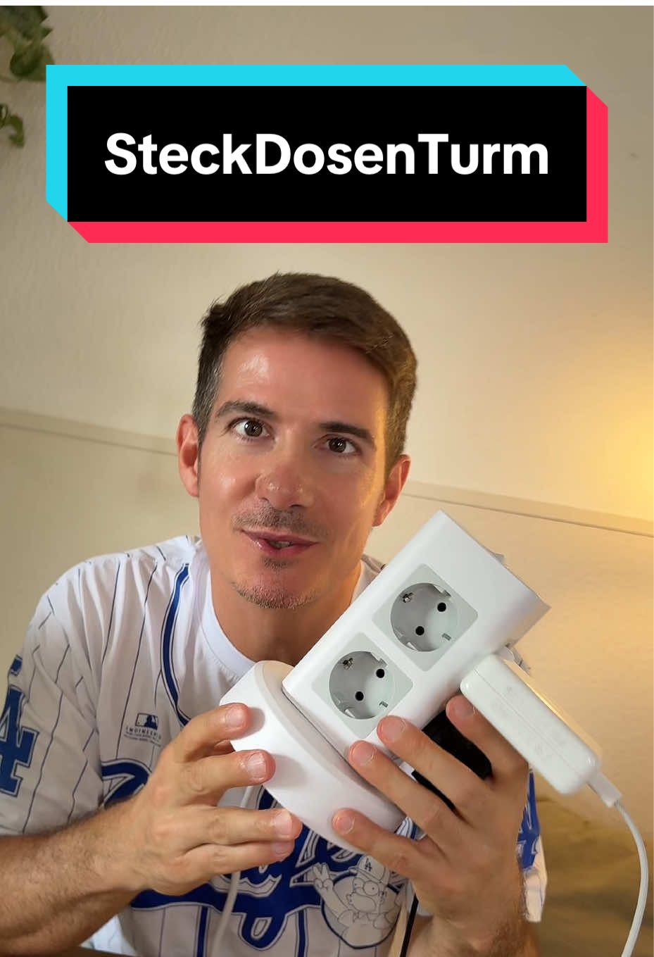 Antwort auf @Renate Heute fällt mir #DasLetzteErsteMal der #LifeHack fürs #HomeOffice mit dem #SteckDosenTurm ein 😍 #Steckdosen #Steckleiste #PowerStripTower #PowerStrip #Steckdose 