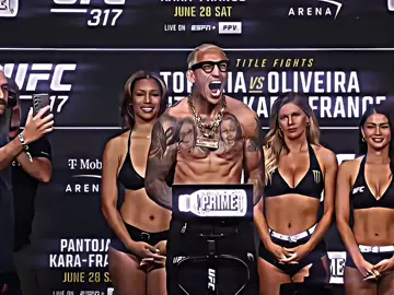 Charles Oliveira vs Ilia Topuria ✨ #UFC #mma #charlesoliveira #iliatopuria #brutal #ko #round #foru #fypシ゚ #fyp 