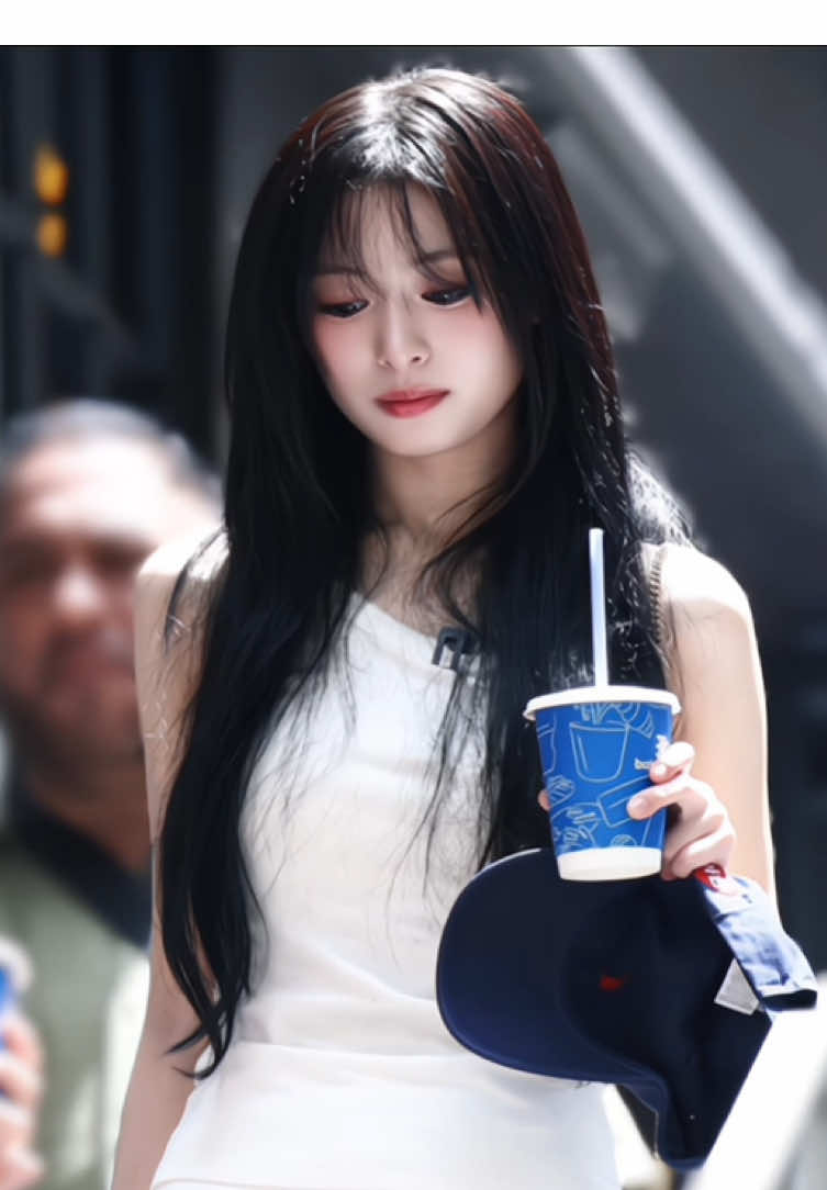 that beauty!! 🛐🛐 #ahyeon #아현 #jungahyeon #babymonster #ahyeonbabymonster #fyp 