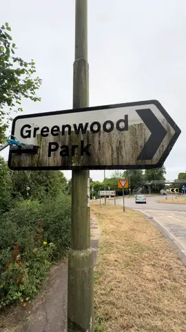 One from this morning’s clean up around St Albans area! So many dirty signs, I’ve got some unreal videos made for you all!!! #thesignguy #satisfying #asmr #cleaning #asmrsounds #signcleaning #satisfyingvideos 