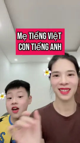 Lâu lắm 2 mẹ con mới gặp nhau, hnay mẹ con cháu ghép câu tiếng anh theo sách